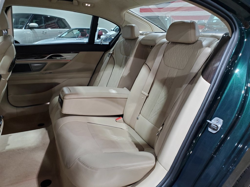 Used 2016 BMW 750i xDrive AWD/4WD image 24