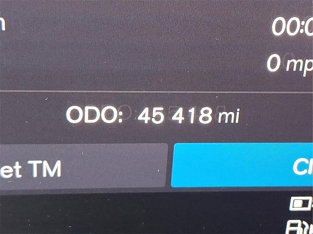 Used 2022 Volvo XC60 T8 R-Design w/ Advanced Package image 21