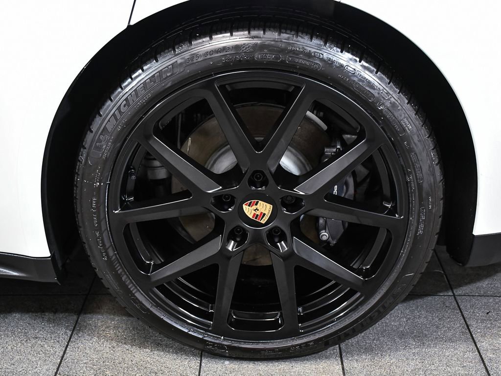 Used 2025 Porsche Panamera 4 image 7