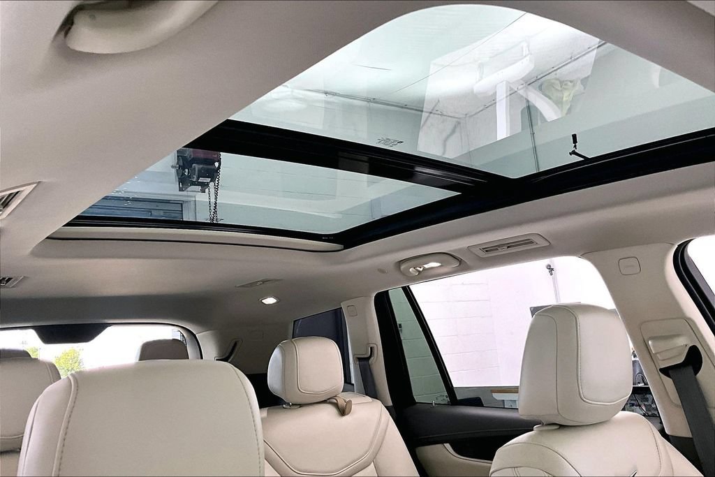 Used 2020 Cadillac XT6 Premium Luxury FWD image 20