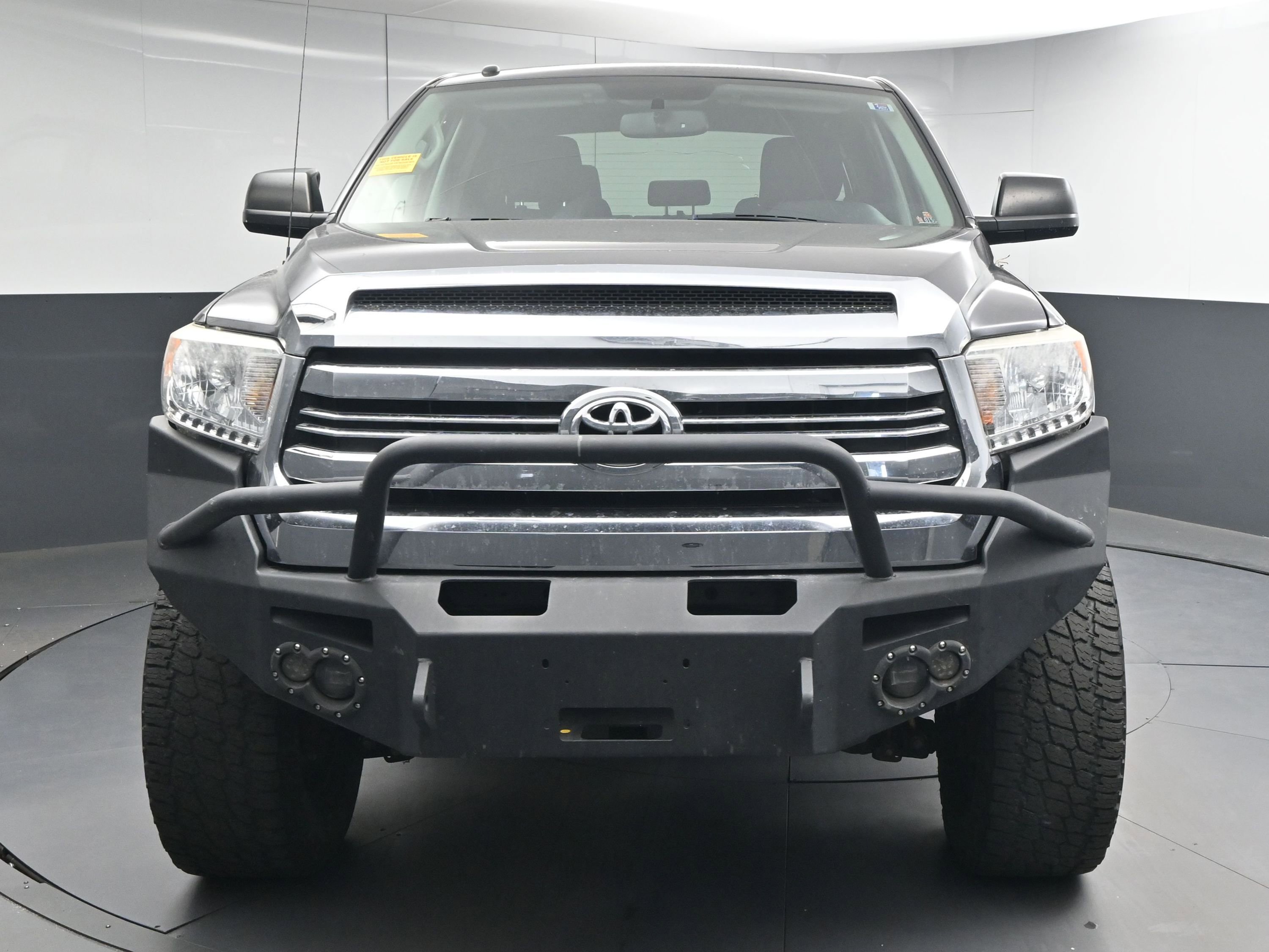 Used 2017 Toyota Tundra SR5 image 2
