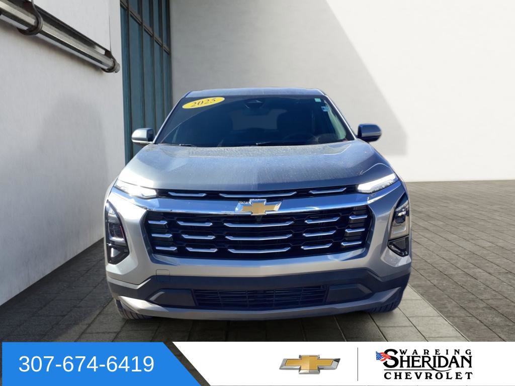 Used 2025 Chevrolet Equinox LT image 2