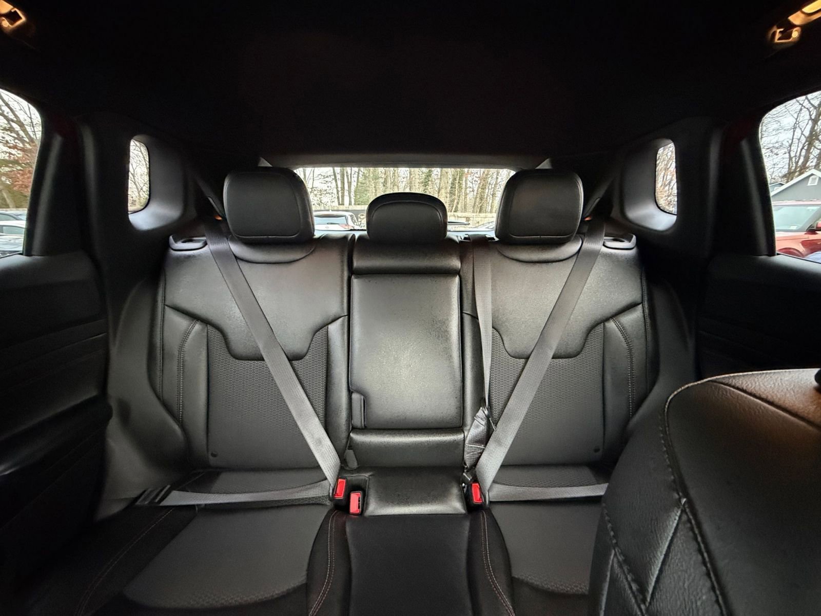 Used 2025 Jeep Compass Trailhawk image 37