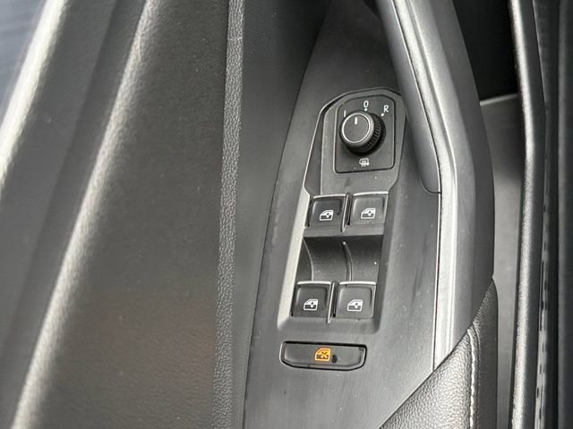 Used 2022 Volkswagen Jetta SE image 5