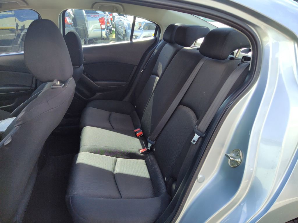 Used 2018 MAZDA MAZDA3 Sport image 14