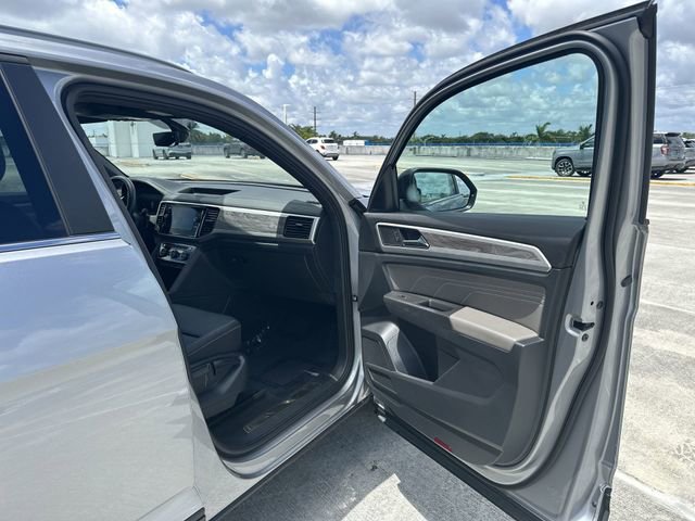 Used 2022 Volkswagen Atlas Cross Sport SE FWD image 23