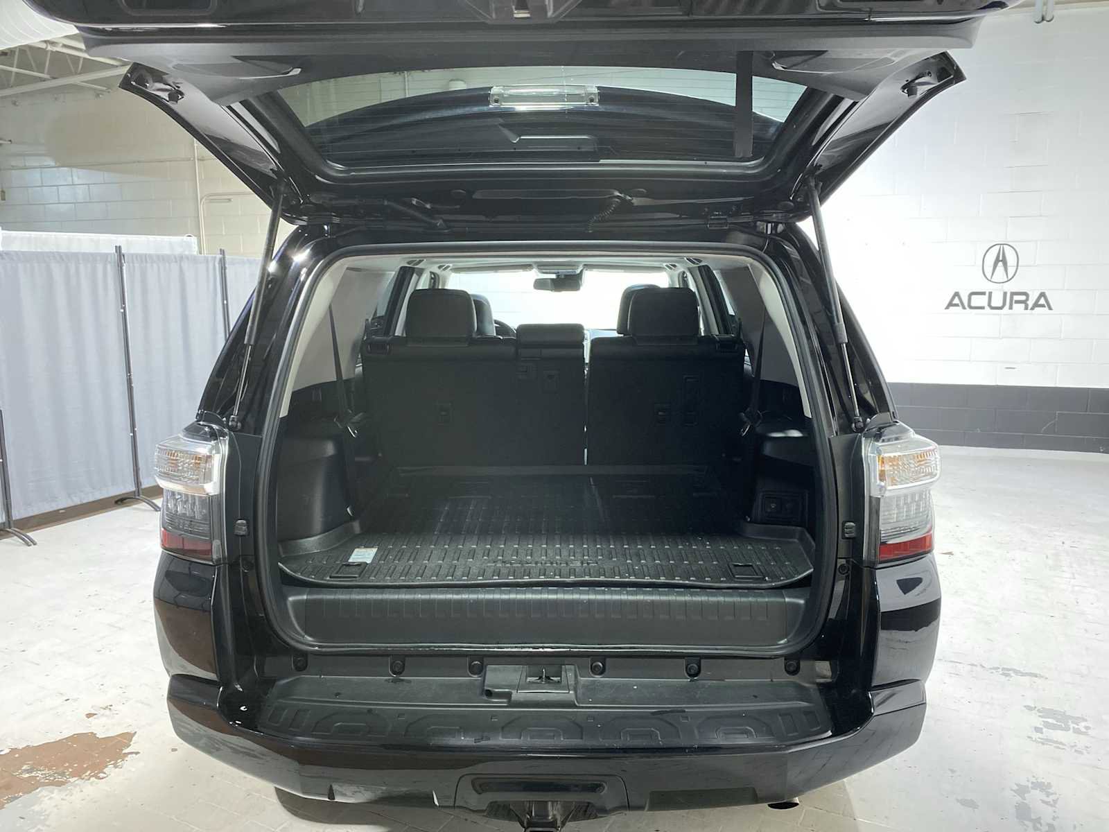 Used 2023 Toyota 4Runner SR5 Premium w/ Moonroof Package AWD/4WD image 19