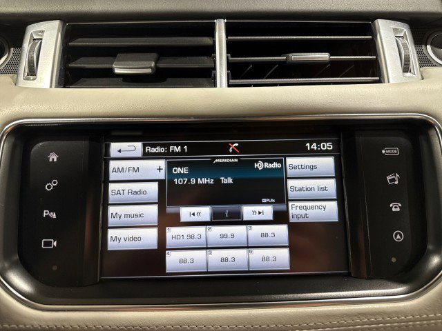 Used 2016 Land Rover Range Rover Sport SVR image 76