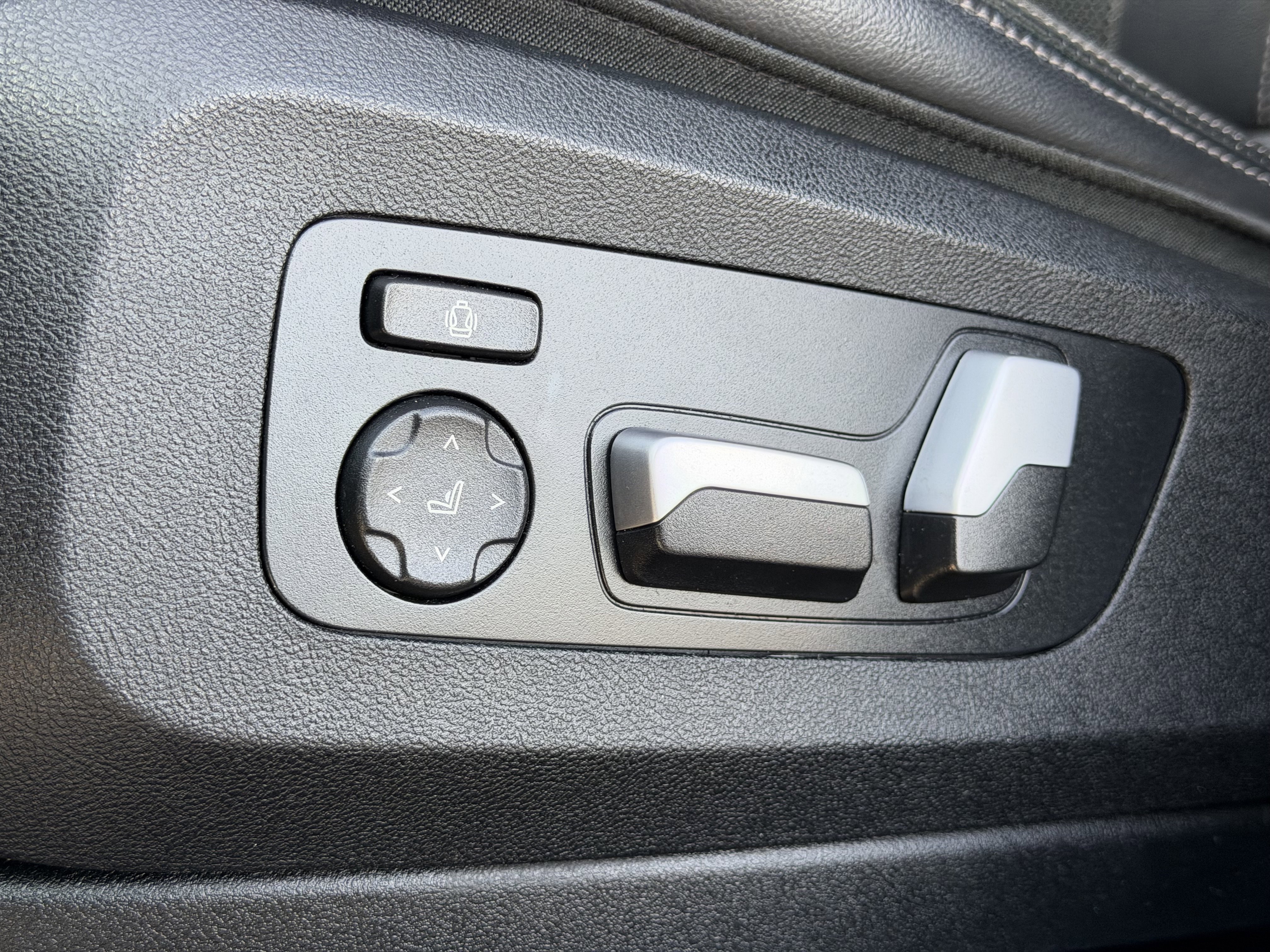 Used 2021 BMW X7 xDrive40i w/ Executive Package AWD/4WD image 45