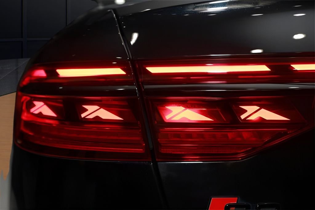 Used 2022 Audi S8 w/ S8 Executive Package image 46