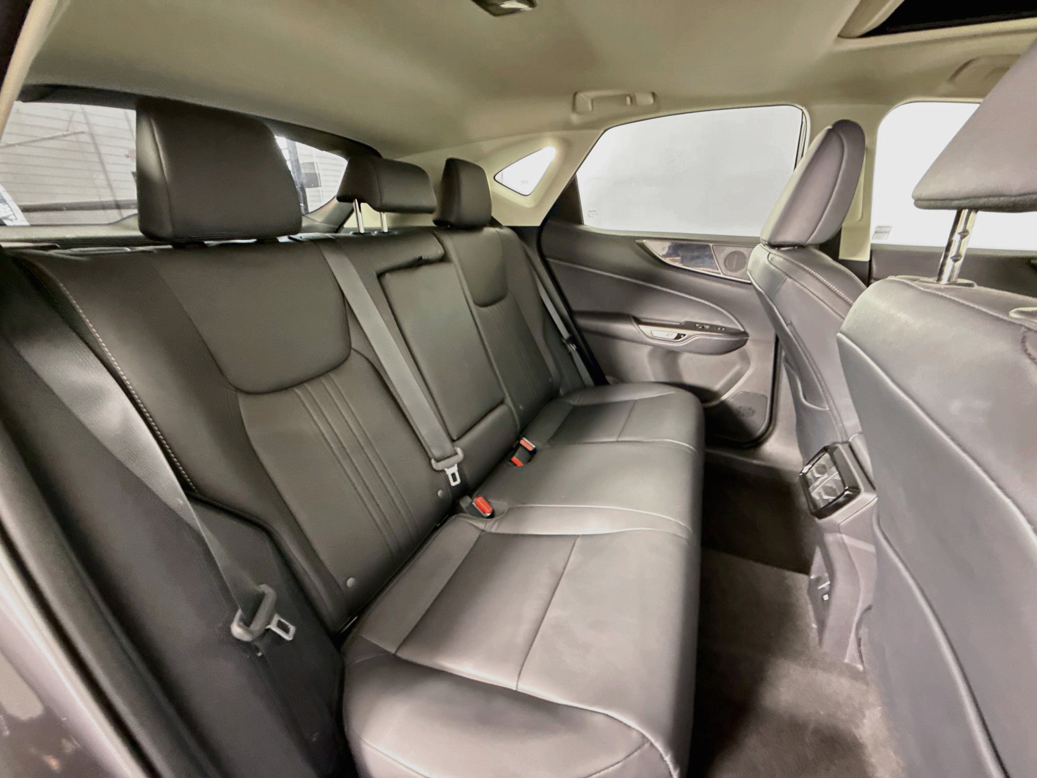 Used 2024 Lexus NX 250 FWD image 25