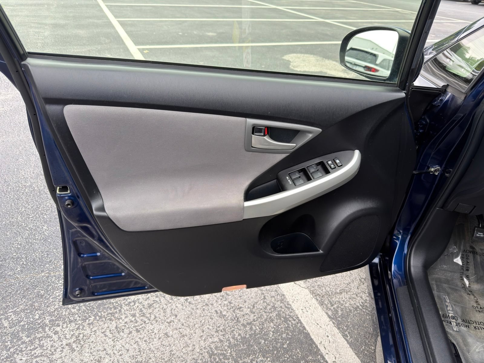 Used 2014 Toyota Prius Two FWD image 11