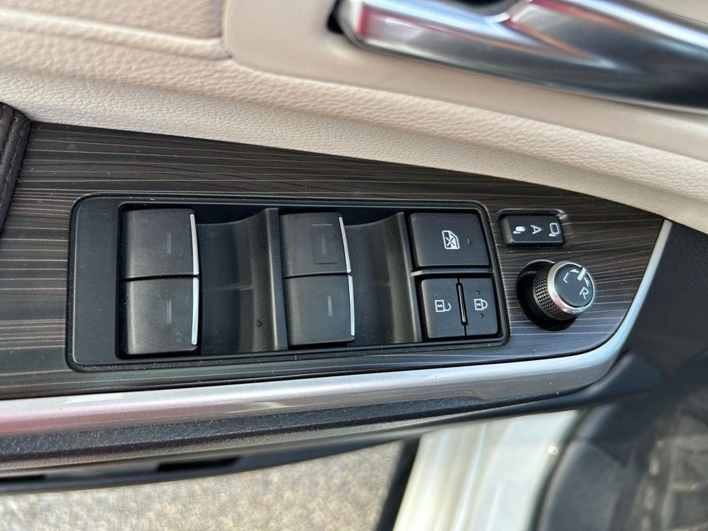 Used 2023 Toyota Sienna Platinum image 18