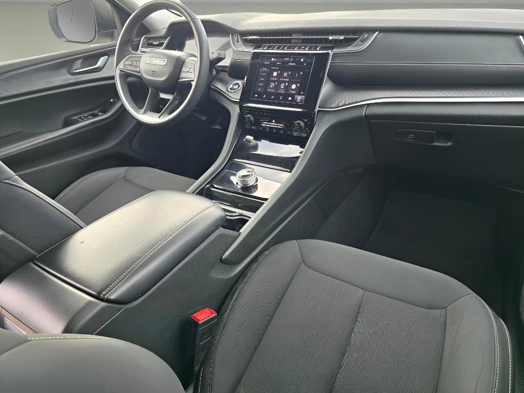 Used 2023 Jeep Grand Cherokee L Laredo image 27