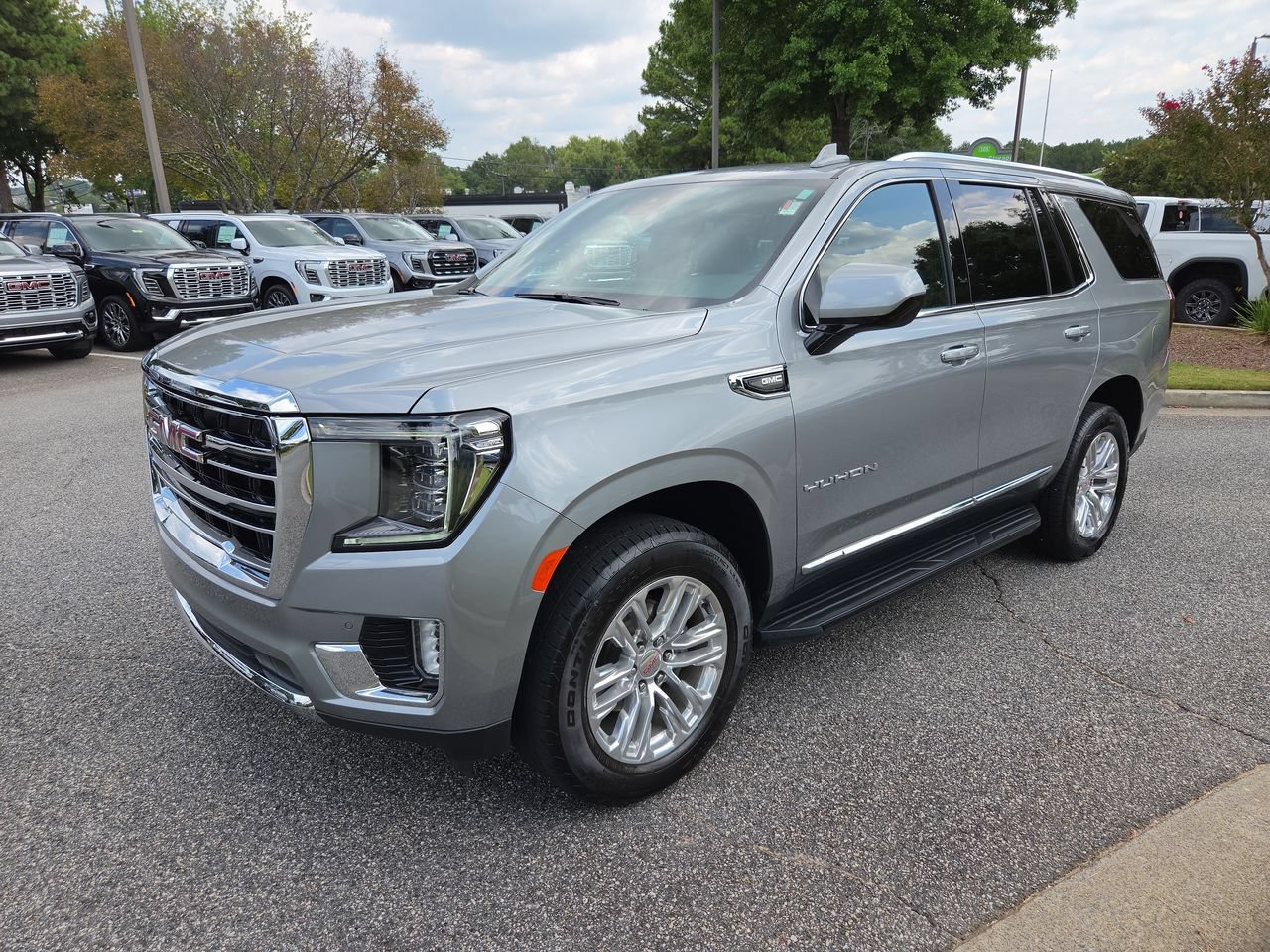 Used 2023 GMC Yukon SLT RWD image 4
