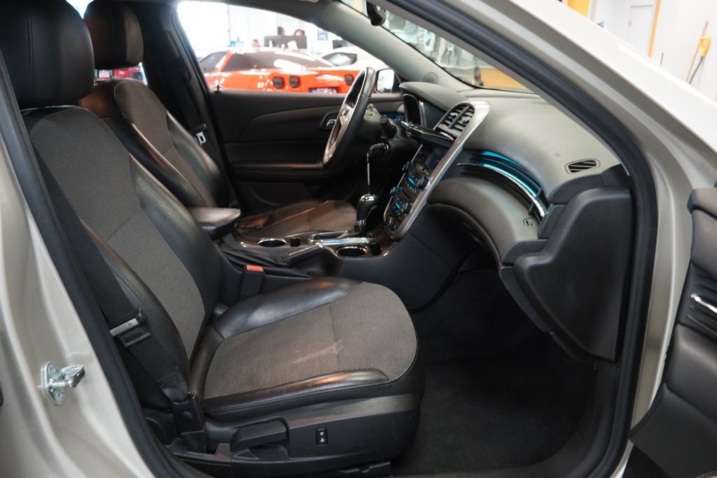 Used 2015 Chevrolet Malibu LT w/ Power Convenience Package FWD image 32