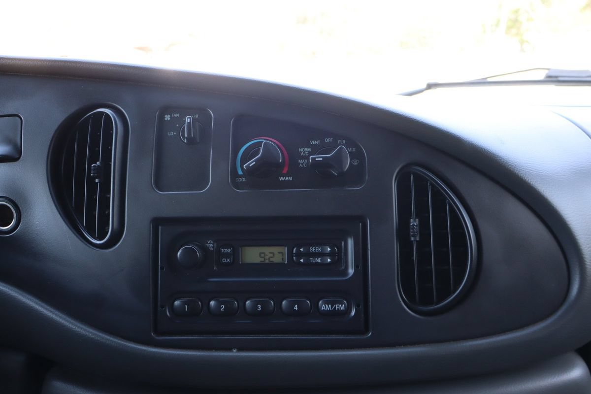 Used 2006 Ford E-250 and Econoline 250 RWD image 27