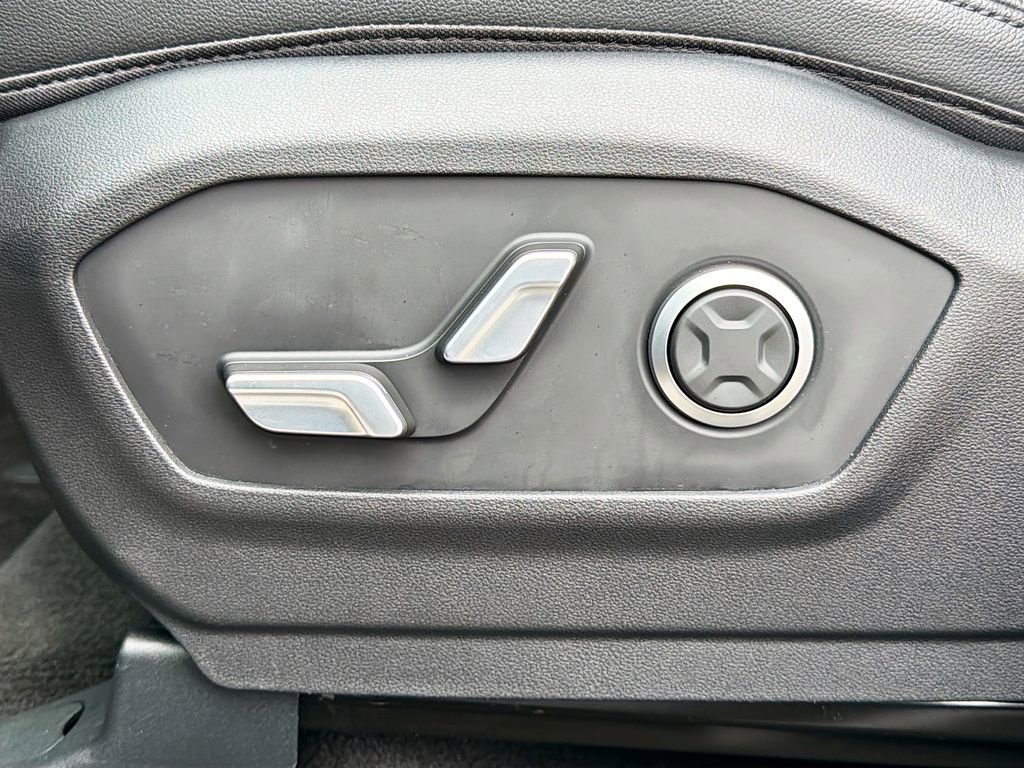 Used 2025 Hyundai Santa Fe Limited image 26