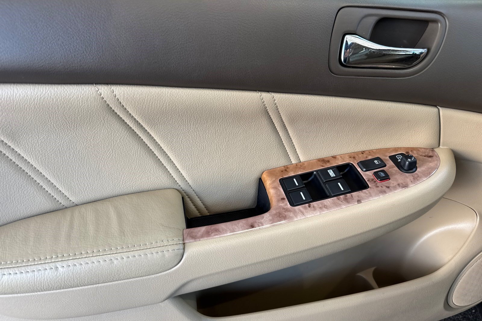 Used 2004 Honda Accord EX image 12