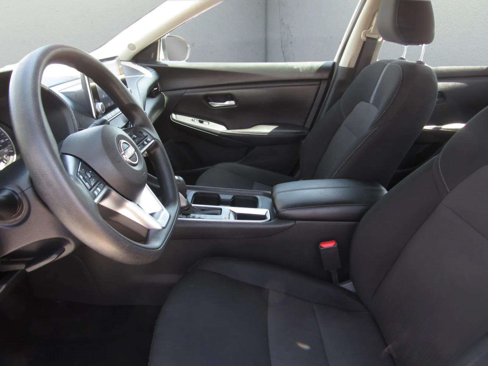 Used 2024 Nissan Sentra SV FWD image 13