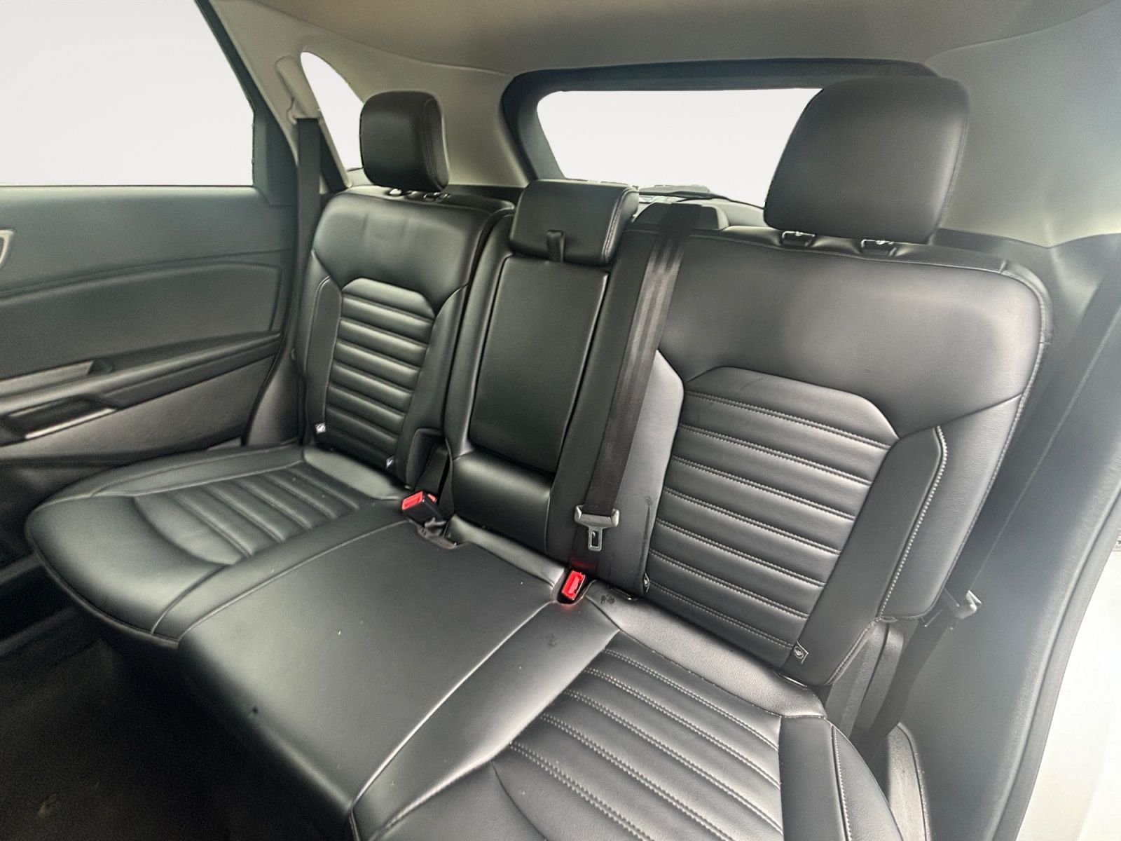 Used 2024 Ford Edge SEL AWD/4WD image 13