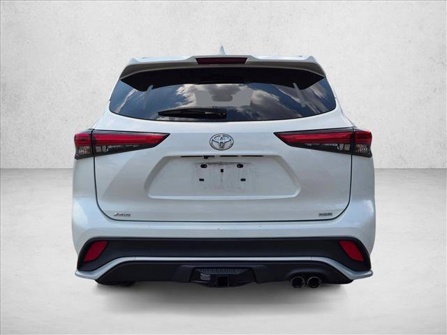 Used 2021 Toyota Highlander XSE FWD image 6