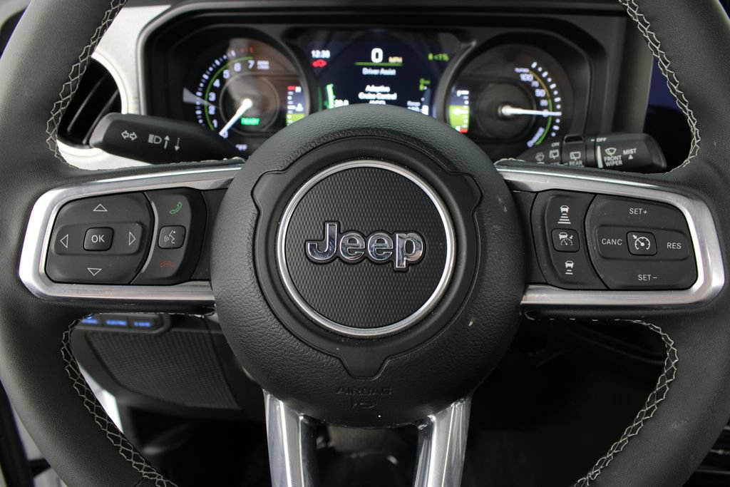 Used 2025 Jeep Wrangler Unlimited Sahara w/ Safety Group AWD/4WD image 12