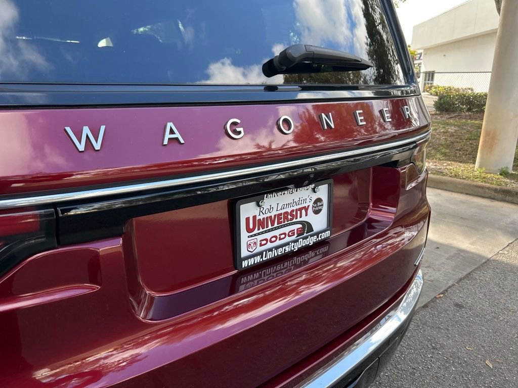Used 2023 Jeep Wagoneer Series III w/ Preferred Equipment Group image 16