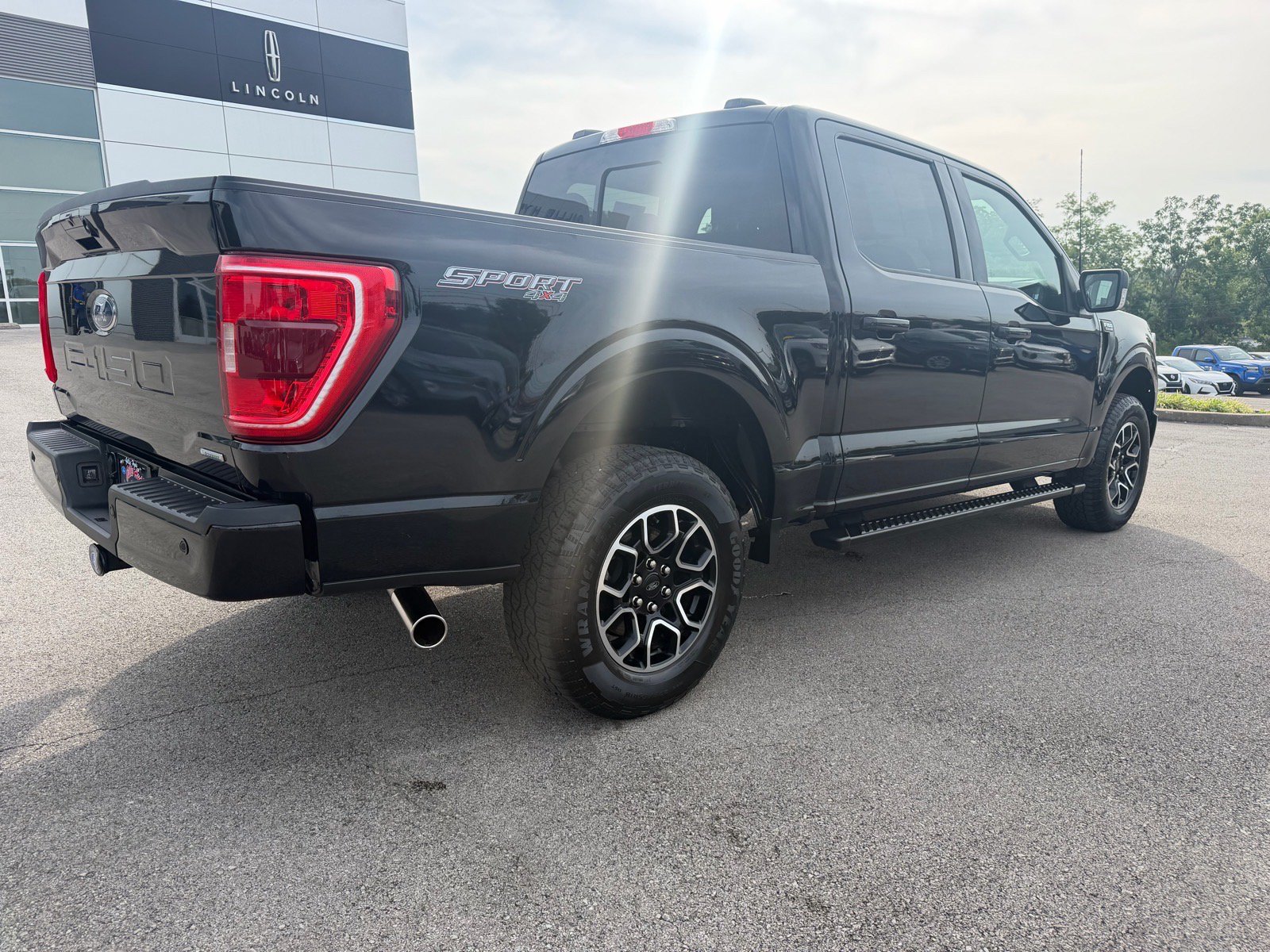 Used 2022 Ford F150 XLT w/ Equipment Group 302A High AWD/4WD image 25