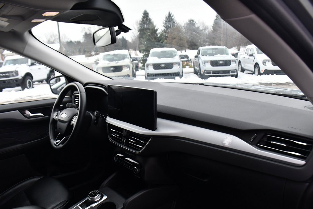 Used 2024 Ford Escape Platinum image 15