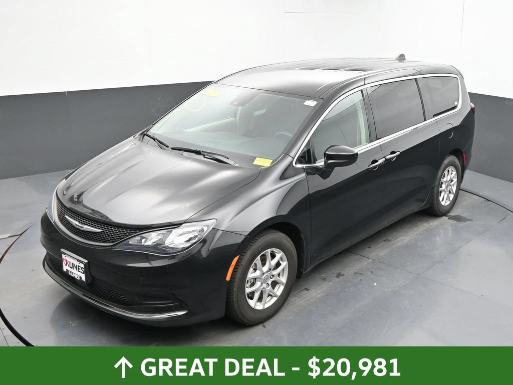 Used 2023 Chrysler Voyager LX FWD image 42