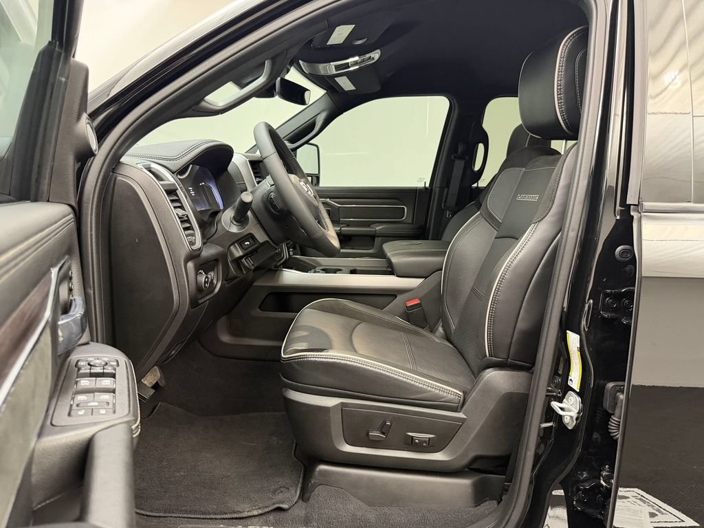 Used 2025 RAM 3500 Laramie AWD/4WD image 5
