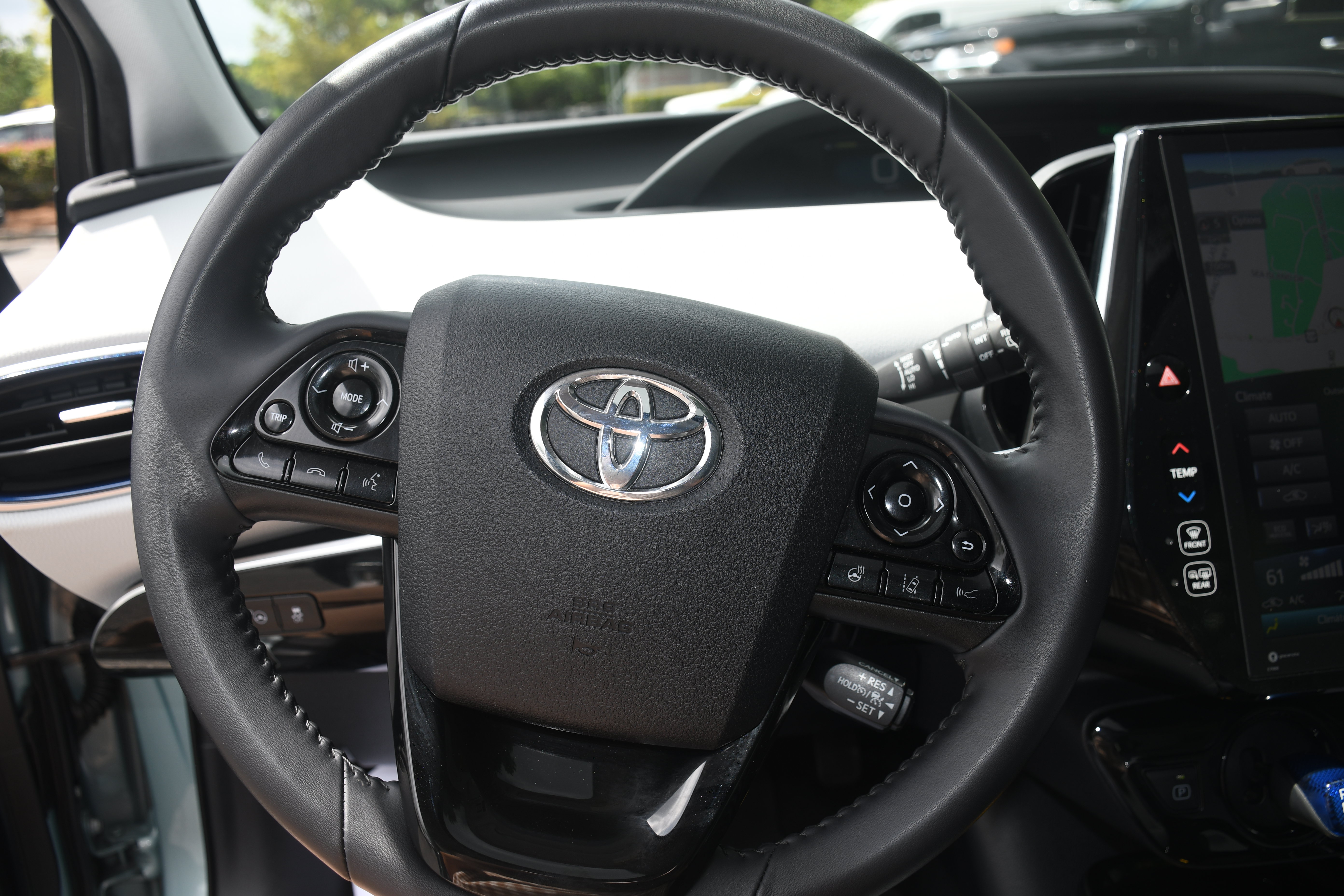 Certified 2022 Toyota Prius Limited w/ Premium Convenience Package FWD image 13