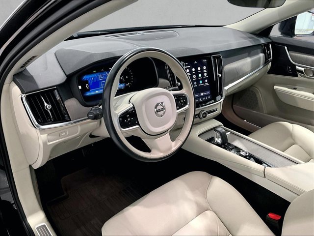 Used 2025 Volvo V90 B6 Cross Country Plus w/ Protection Package Premier AWD/4WD image 14
