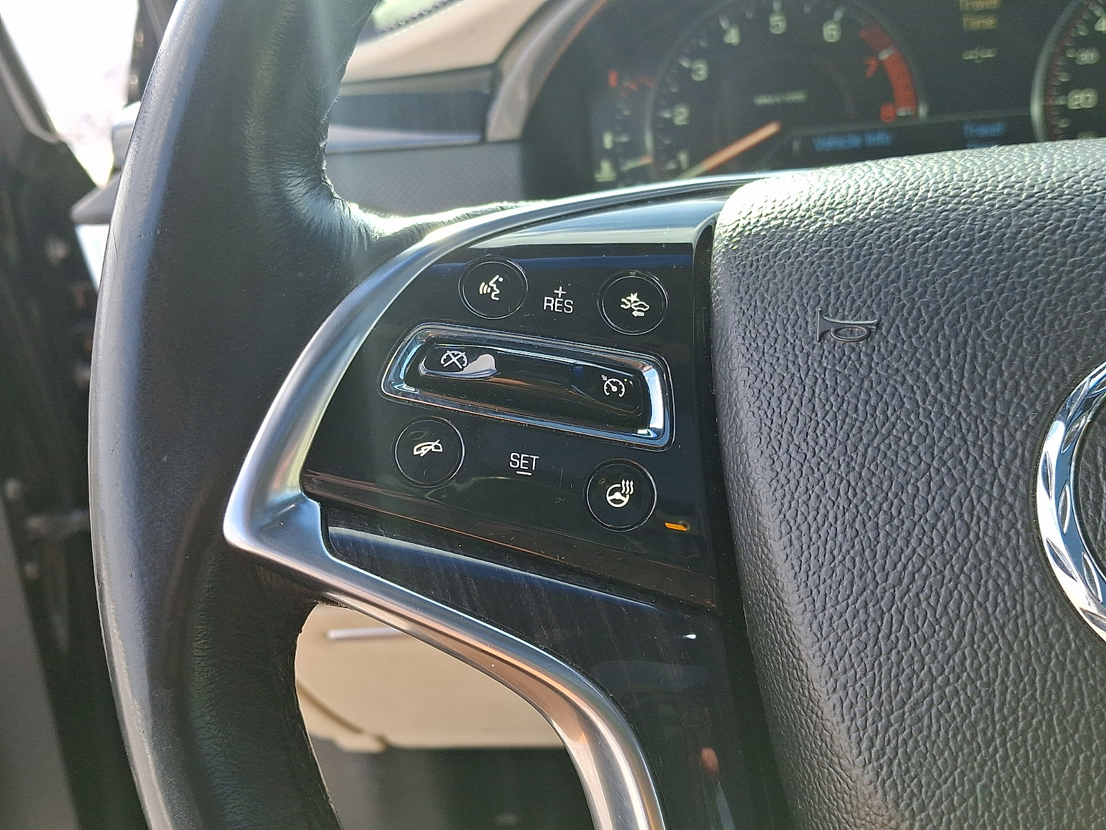 Used 2013 Cadillac XTS Platinum image 21