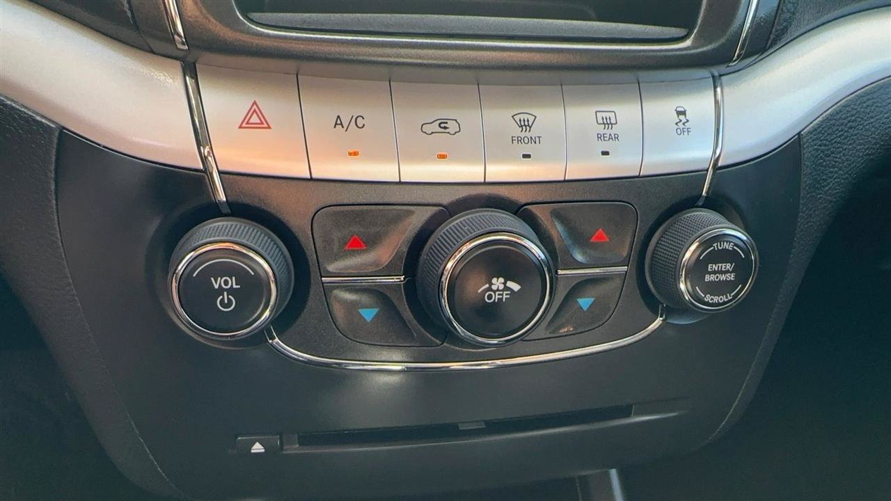 Used 2015 Dodge Journey SXT w/ Flexible Seating Group FWD image 19