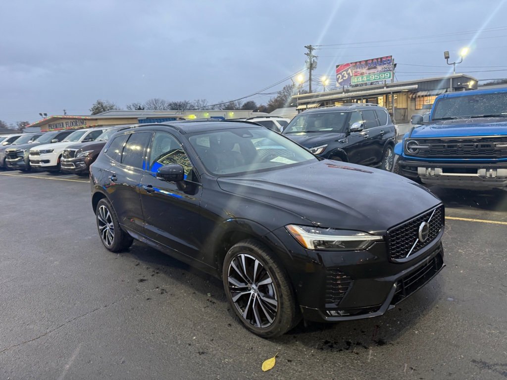 Used 2024 Volvo XC60 B5 Plus image 2