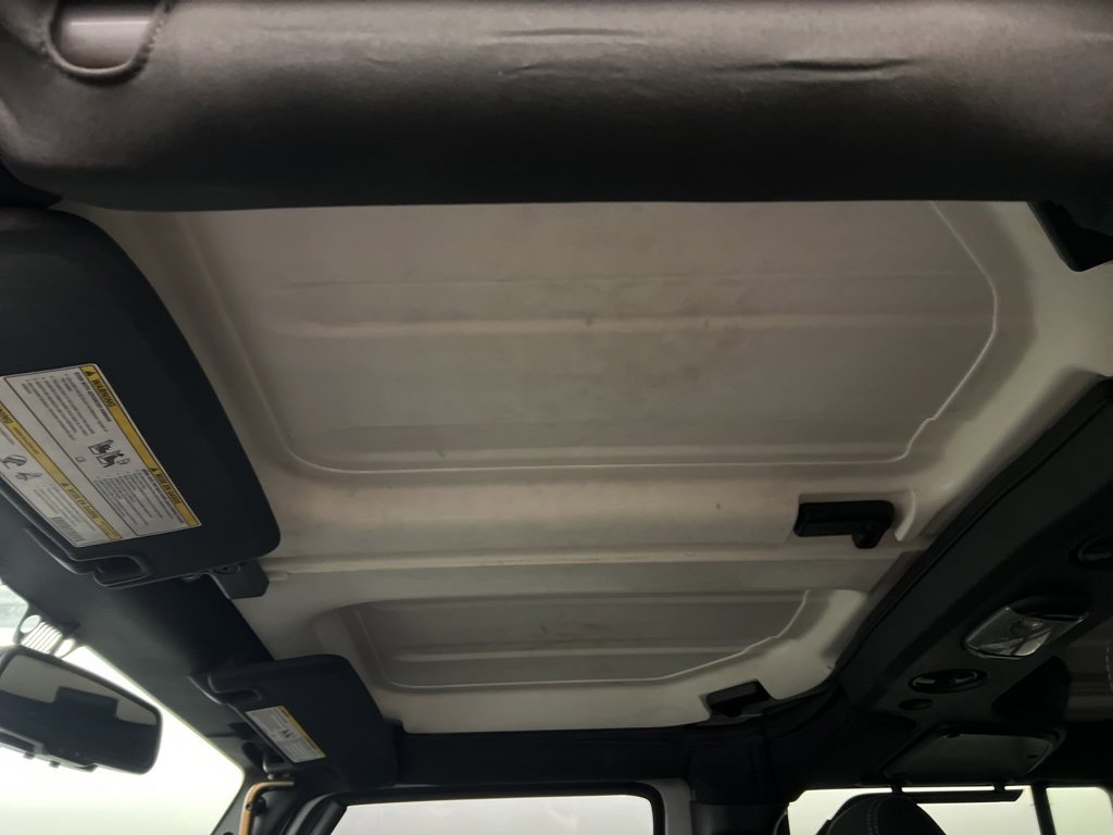 Used 2016 Jeep Wrangler Unlimited Sahara w/ Dual Top Group image 27
