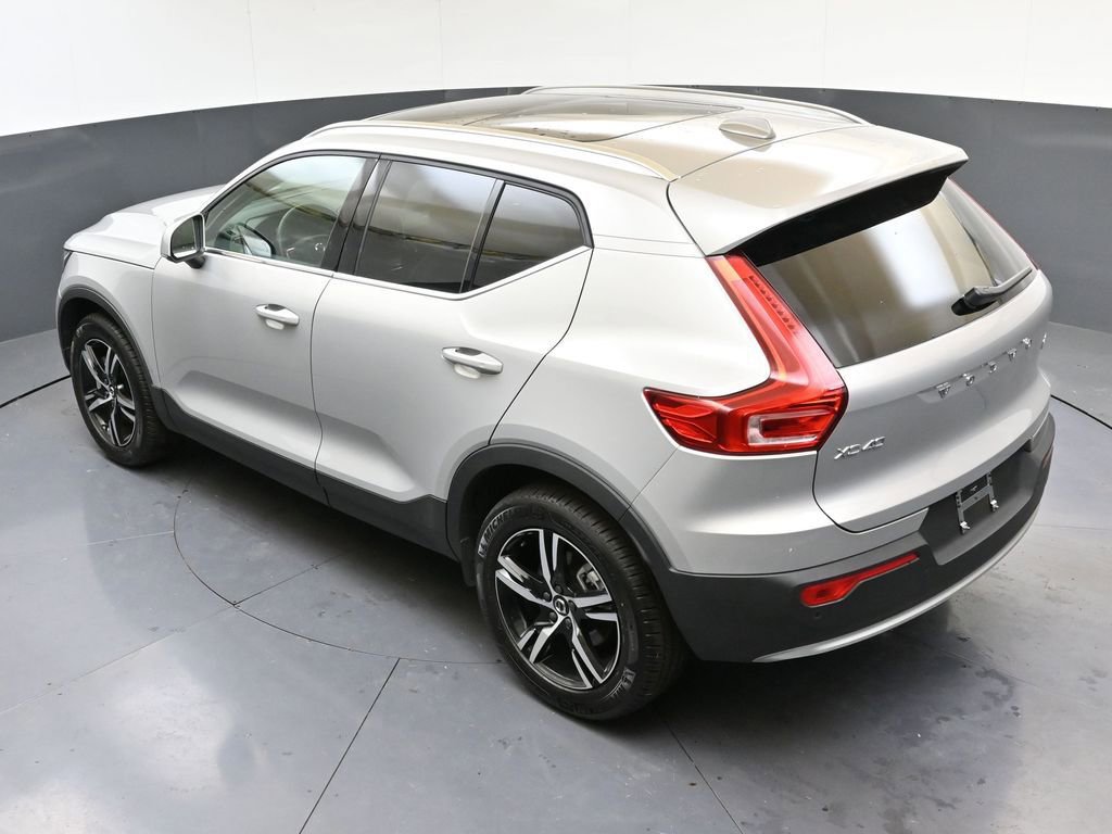 Certified 2025 Volvo XC40 B5 Core image 38