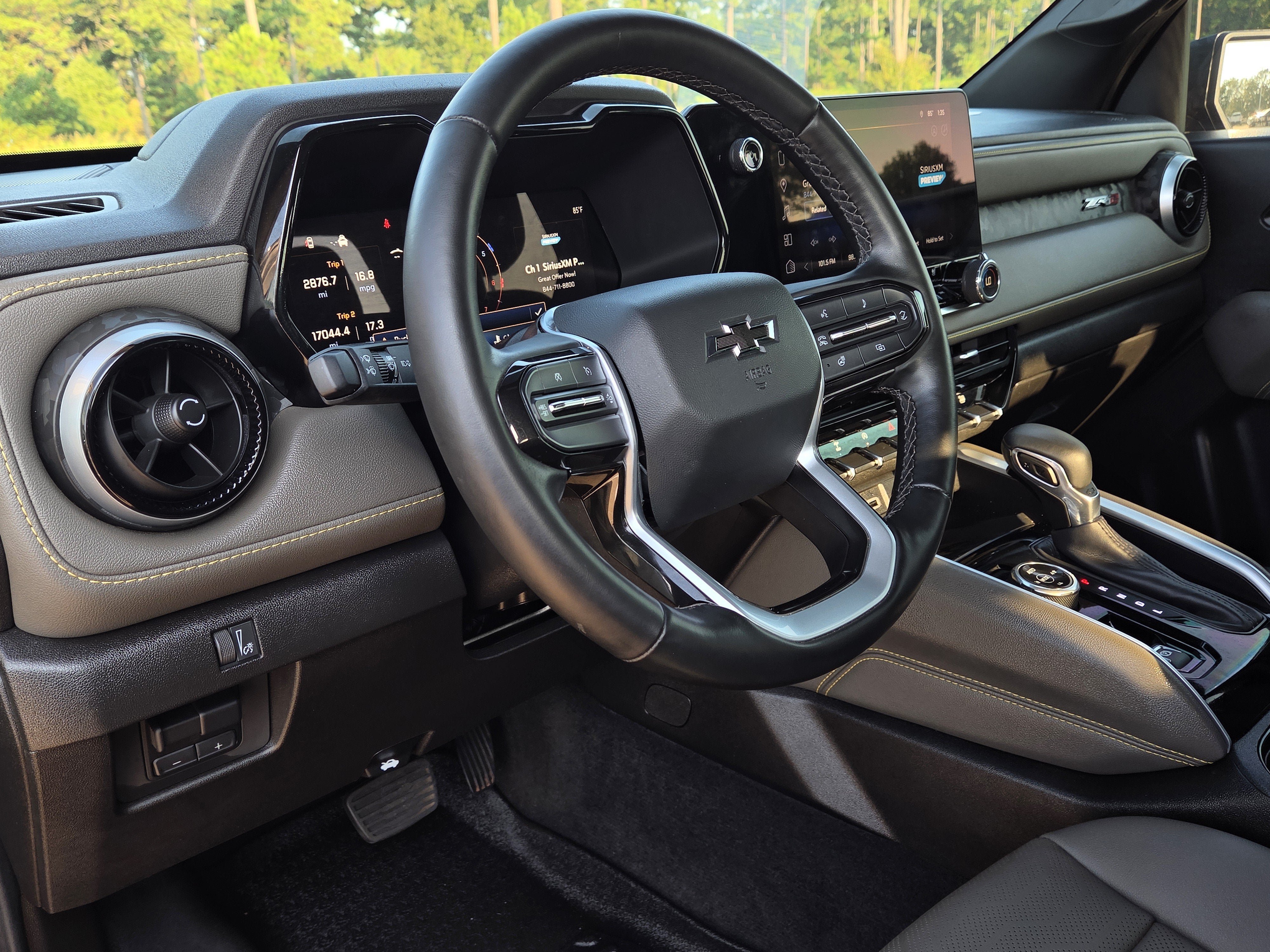 Used 2026 Chevrolet Colorado ZR2 w/ Technology Package AWD/4WD image 25