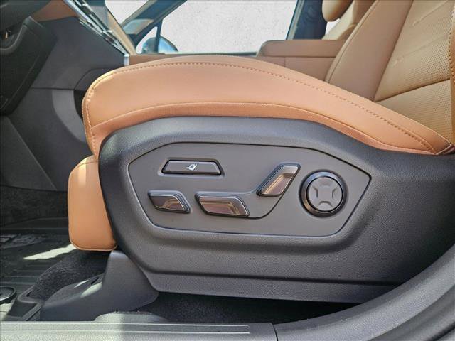 Used 2026 Hyundai Santa Fe Calligraphy image 4