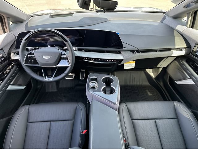 New 2026 Cadillac Optiq Luxury 2 image 14
