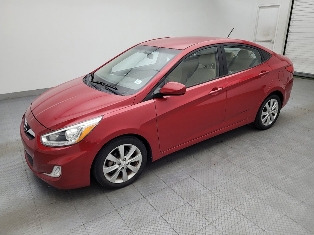 Used 2014 Hyundai Accent GLS w/ Option Group 2 FWD image 2