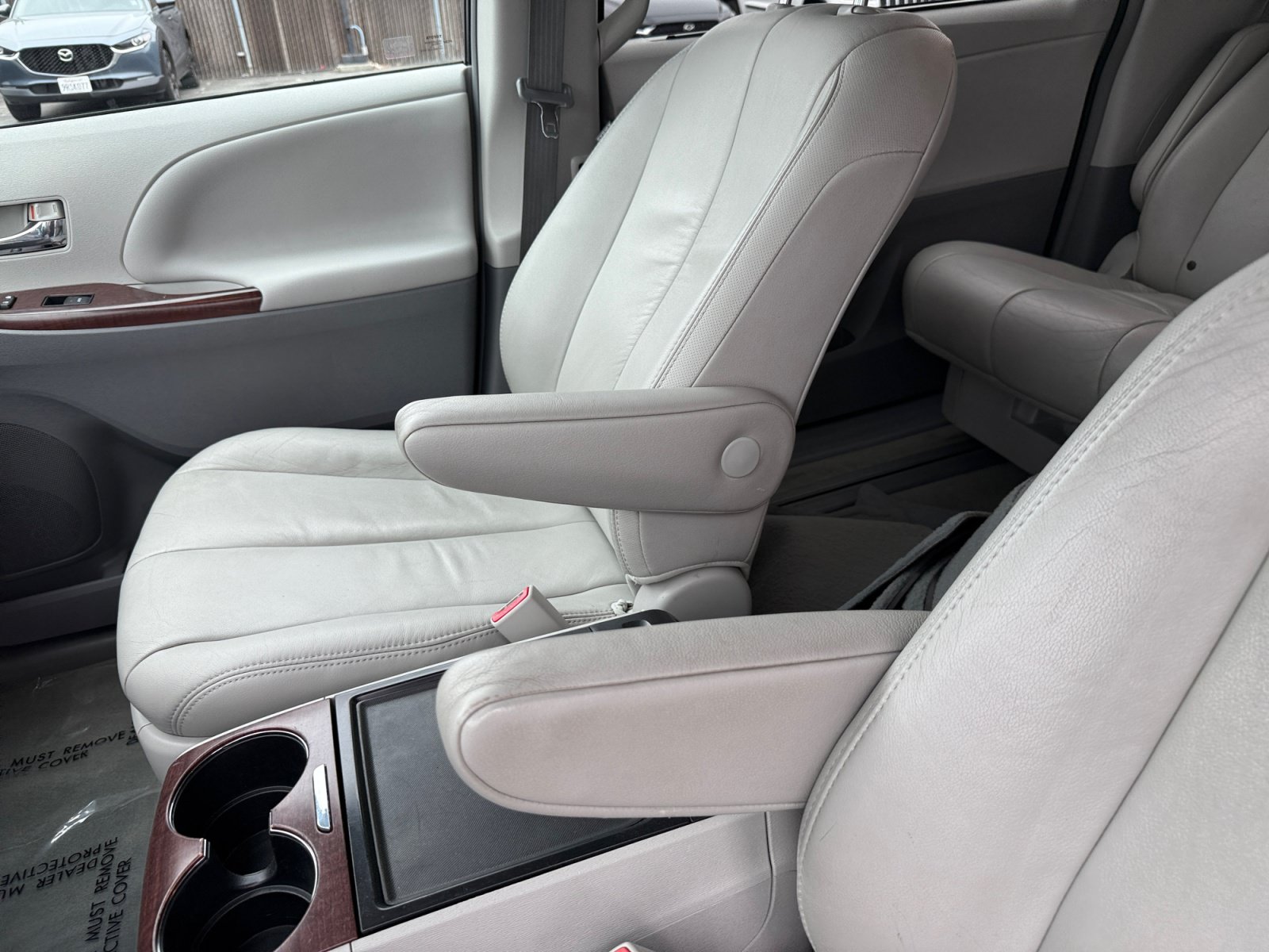 Used 2012 Toyota Sienna XLE FWD image 14