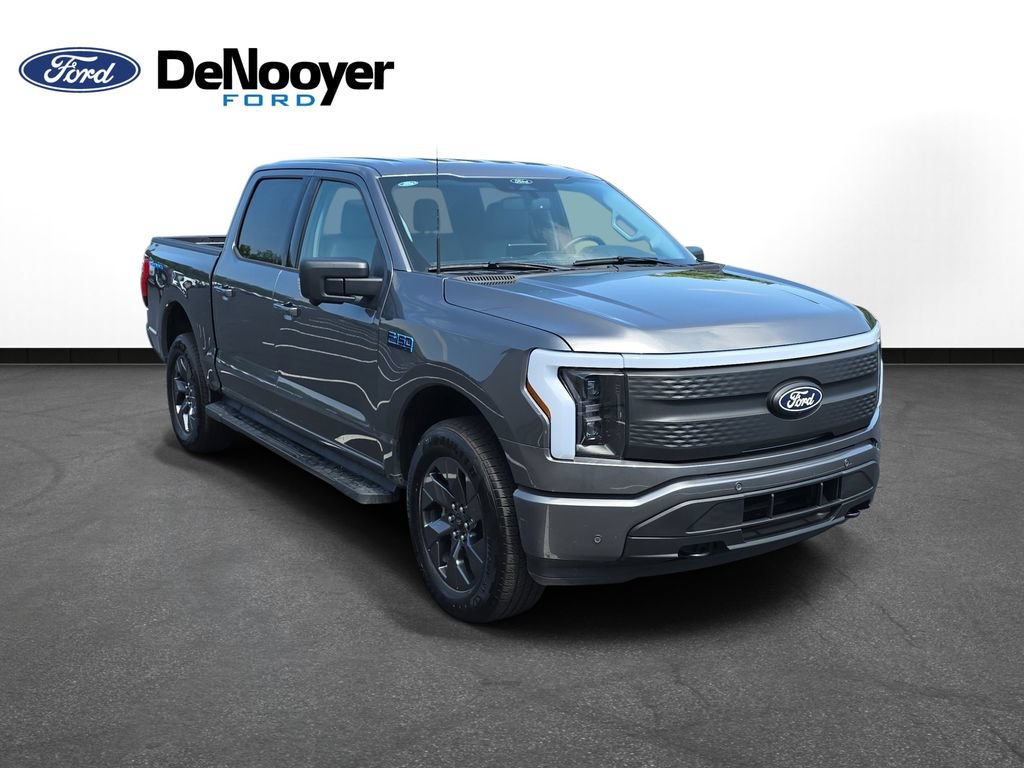 Used 2025 Ford F150 Lightning Flash AWD/4WD image 3
