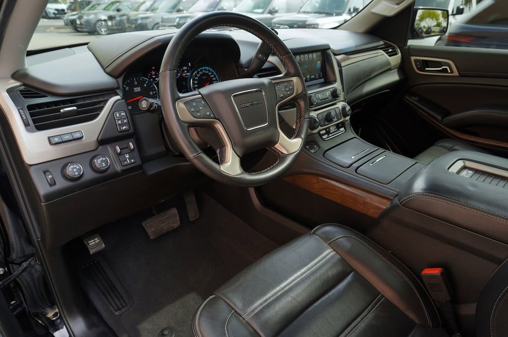 Used 2019 GMC Yukon Denali w/ Denali Ultimate Package AWD/4WD image 11