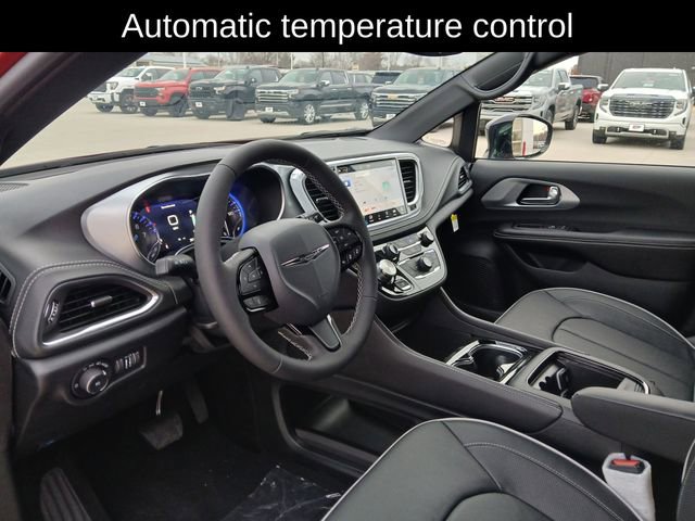 New 2026 Chrysler Pacifica Limited w/ S Appearance Package image 10