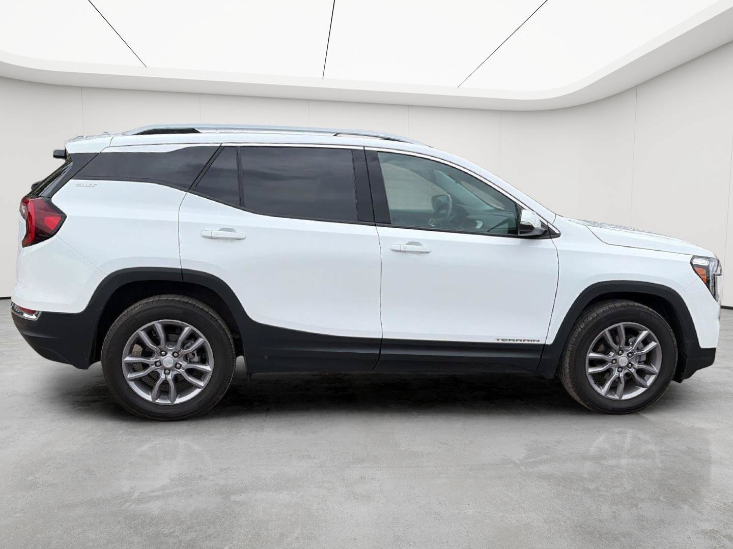 Certified 2023 GMC Terrain SLT AWD/4WD image 8