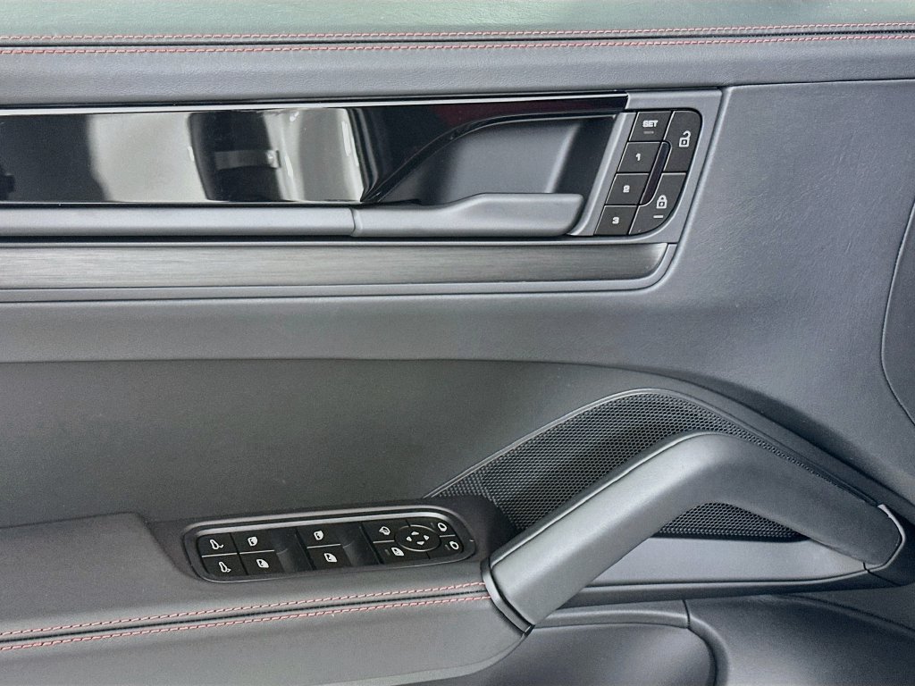 New 2026 Porsche Cayenne GTS AWD/4WD image 20