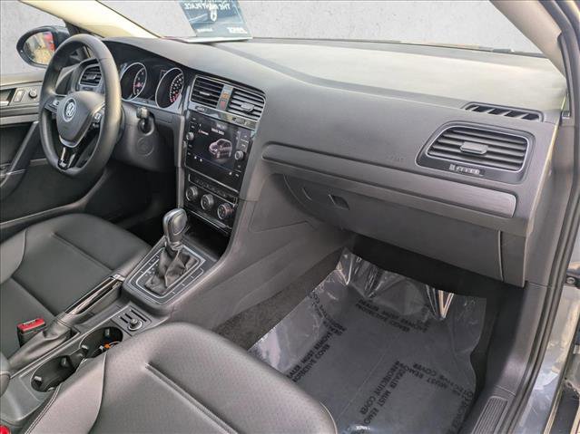 Used 2019 Volkswagen Golf SE image 19